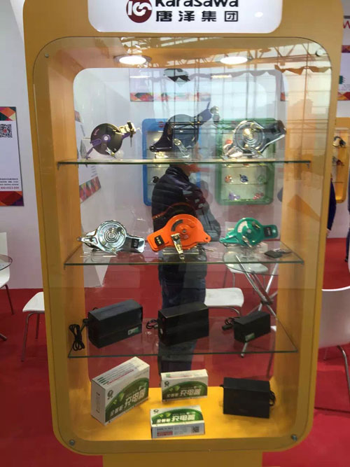 �Ɲɼ��F�_��չ